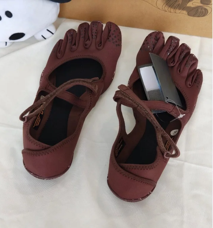 オリジナル「ファイブフィンガーズ」レディーススニーカー。トレ - Sneaker Box のレビューと価格
